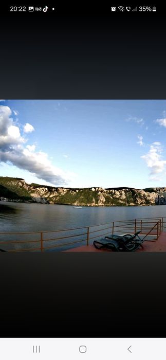 Vand hotel plutitor cu 10 camere
