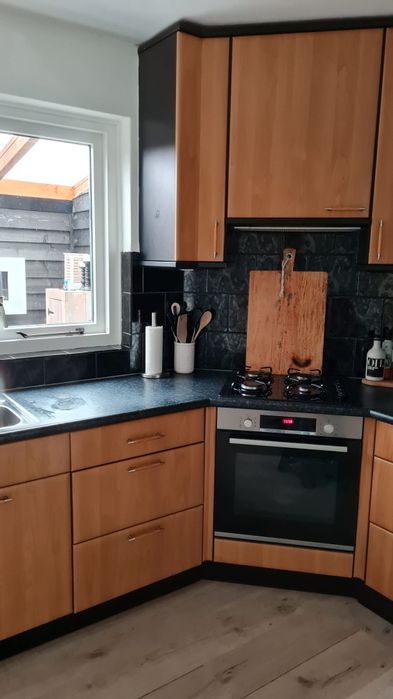 Mobilă de bucătărie L complet echipată