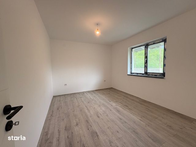 122000euro, Casa cu 3 camere,single,dressing/2bai,beci!!!