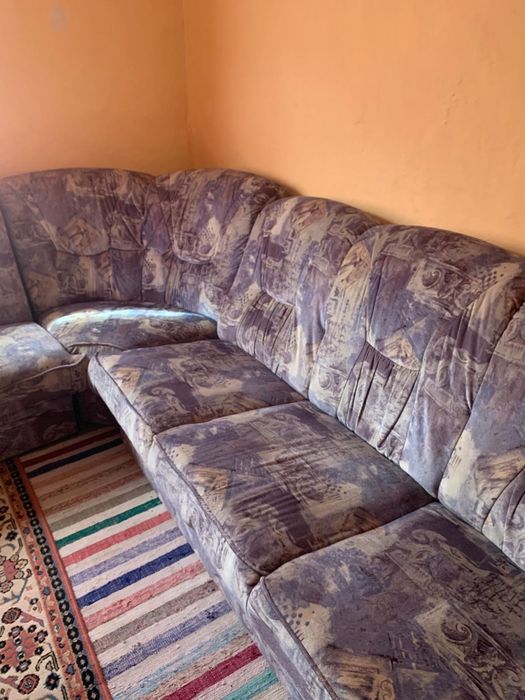 Vând colțar din catifea