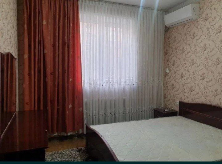 Yashnobod Doʻstlik metro yaqnida 1 xona uy bezmakler