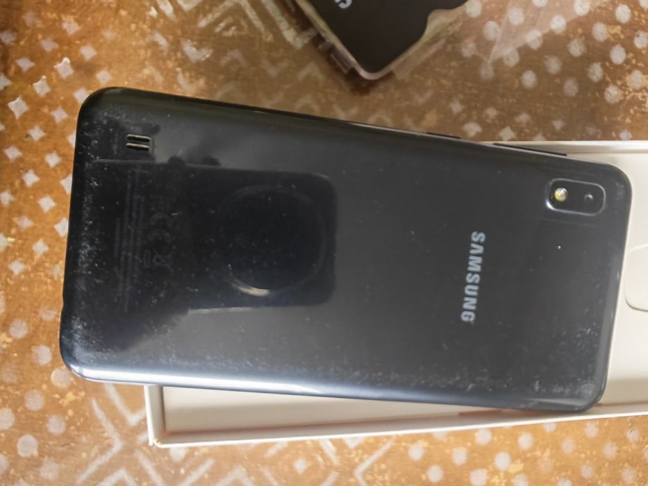 Телефон Samsung A10