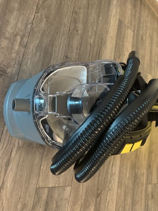Новый!!! Karcher puzzi 8/1