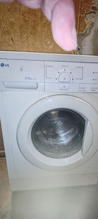 Продам недорого. Стиральную машинку