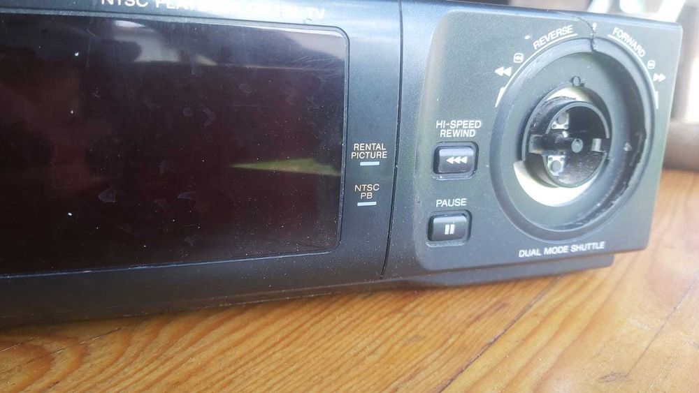 Видеокасетофон Sony SLV-216EE - за части или ремонт