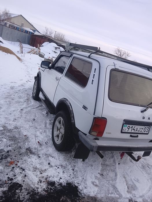 Машына нива 21214