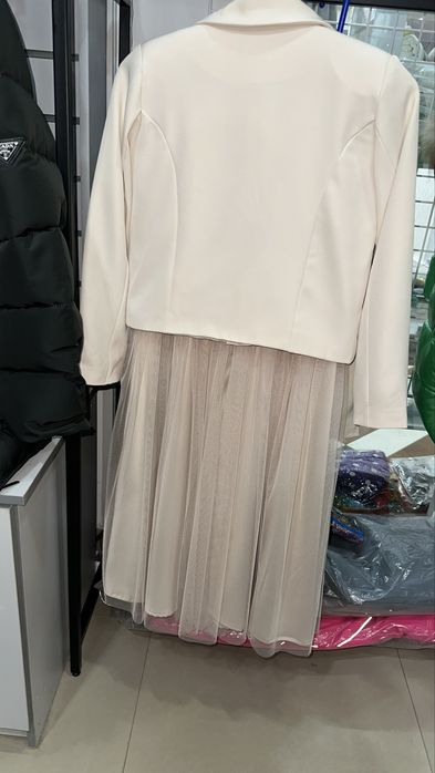 Продам костюм на девочку