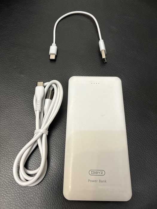 Продаю повербанк с зарядками.