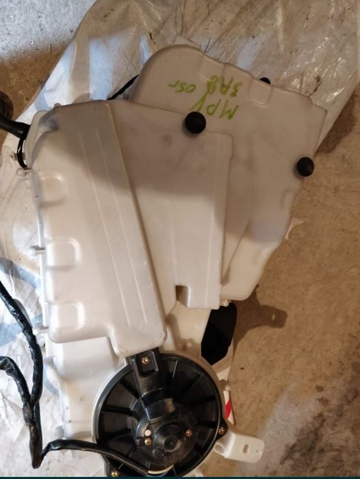 Продаю зап.части Mazda MPV.