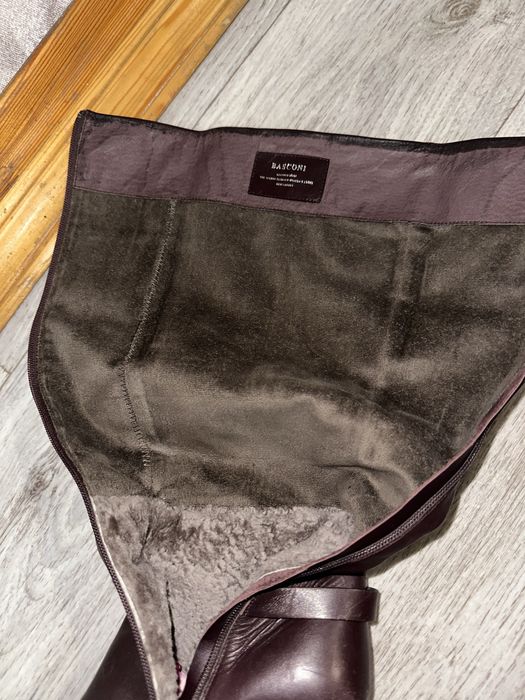 Продам женские сапоги basconi