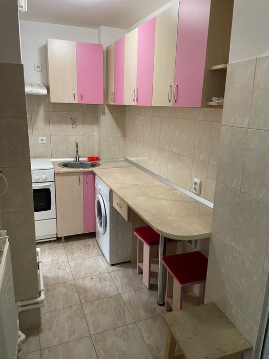 Inchiriez  garsonieră zona Radu Negru