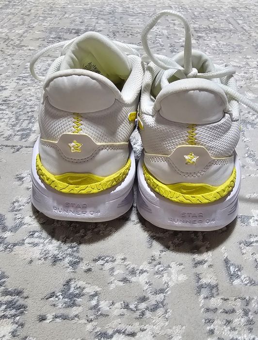 Pantofi sport Nike Star Runner 4 fete  mărime 37.5 si 38
