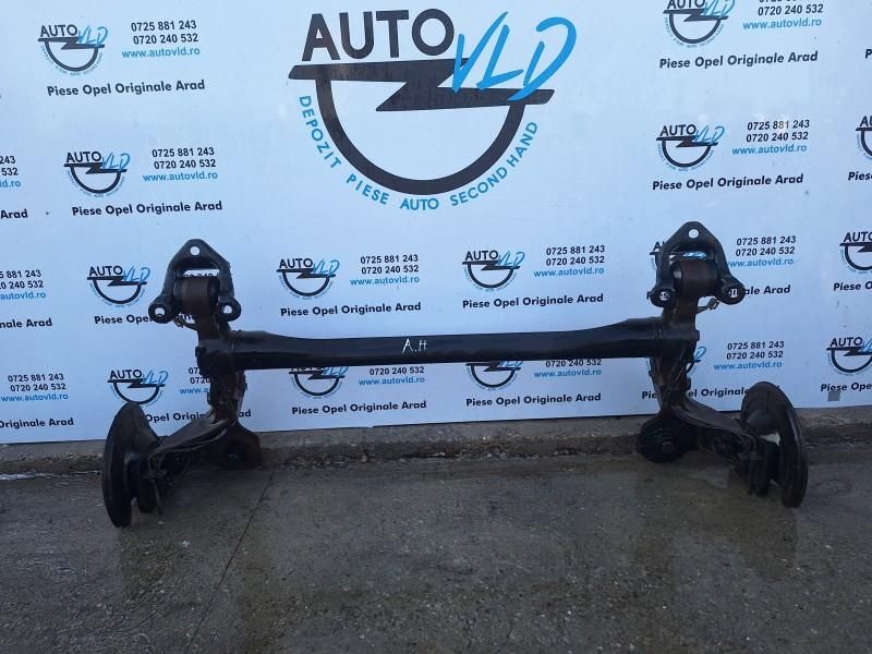 Punte spate cu butuci 5x110 Opel Astra H