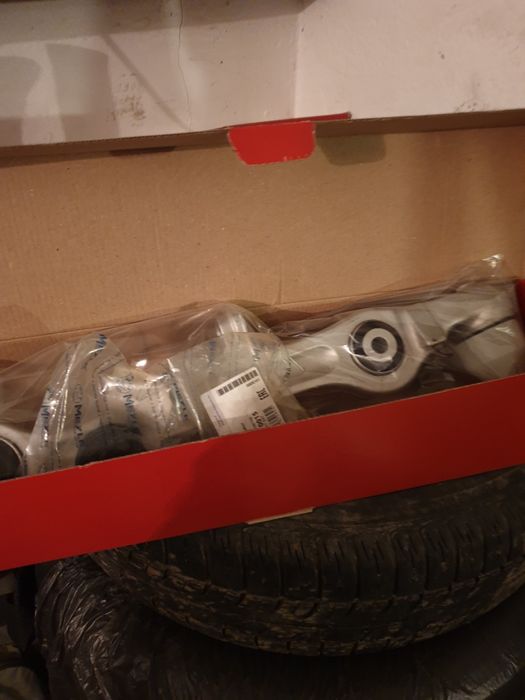 Носачи за Ауди А4 В6  чисто нови