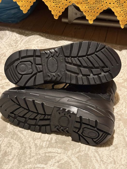 Продавам  кубинки от естествена кожа , номер 41