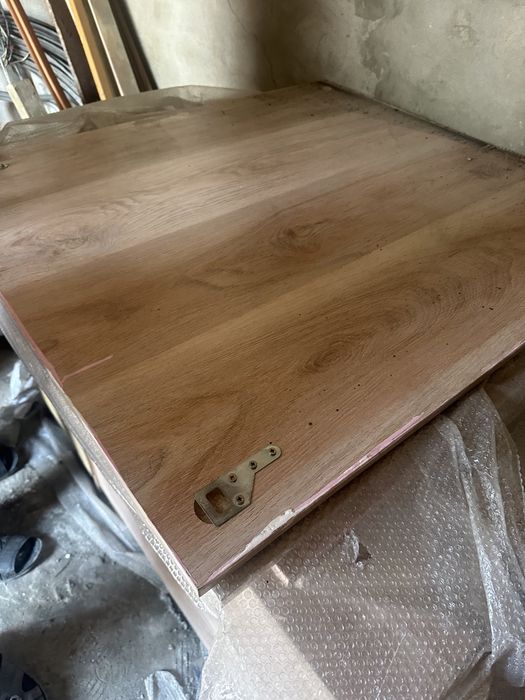 Продам столы, зеркала для парикмахерской