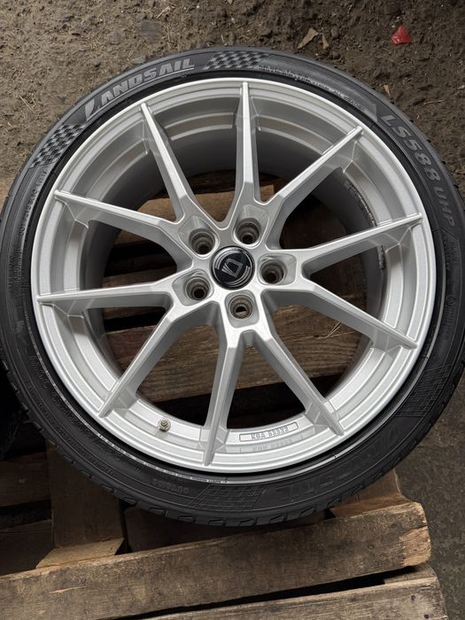 # Jante aluminiu VW Passat Arteon Tiguan Touran Skoda Superb Octavia cu anvelope de vara 235/40 R19
