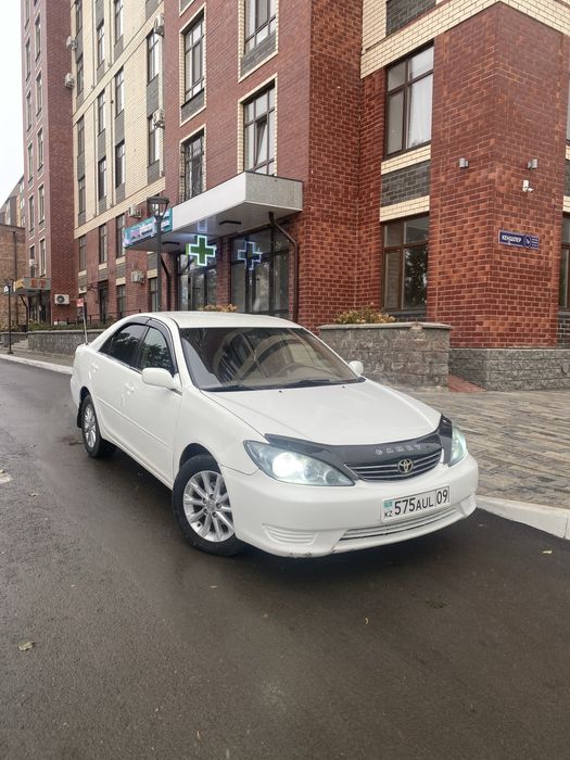 Продаю надежный Tayota Camry 2005 года, обьем 2,4. Вложений не требует