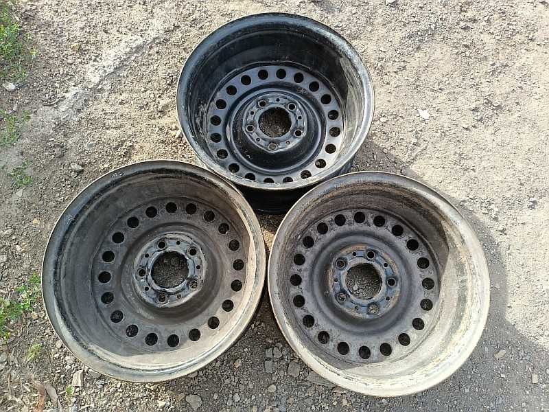 Продам оригинальные металлические диски на BMW 5 е34