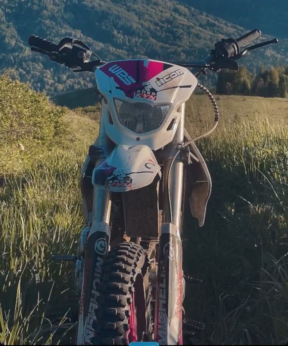Продам эндуро 250
