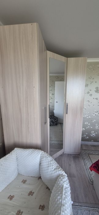 Продаю шкаф угловой
