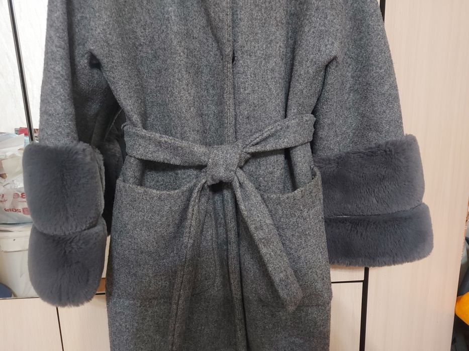 Продам женское пальто