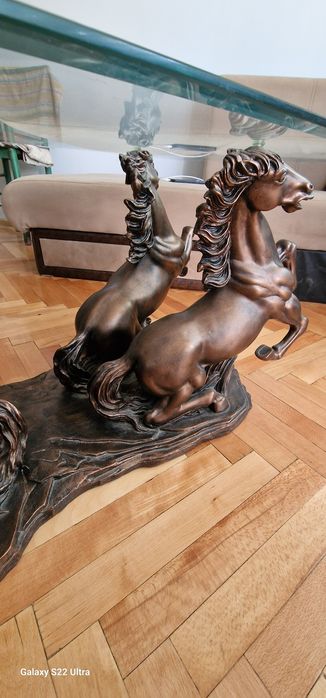 Уникална холна маса.