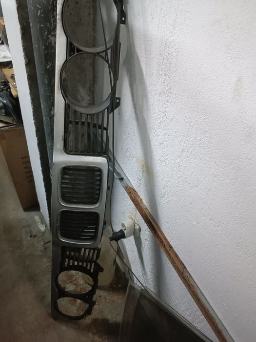 Решетка BMW E34, носачи