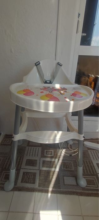 Scaun de masă pentru copii