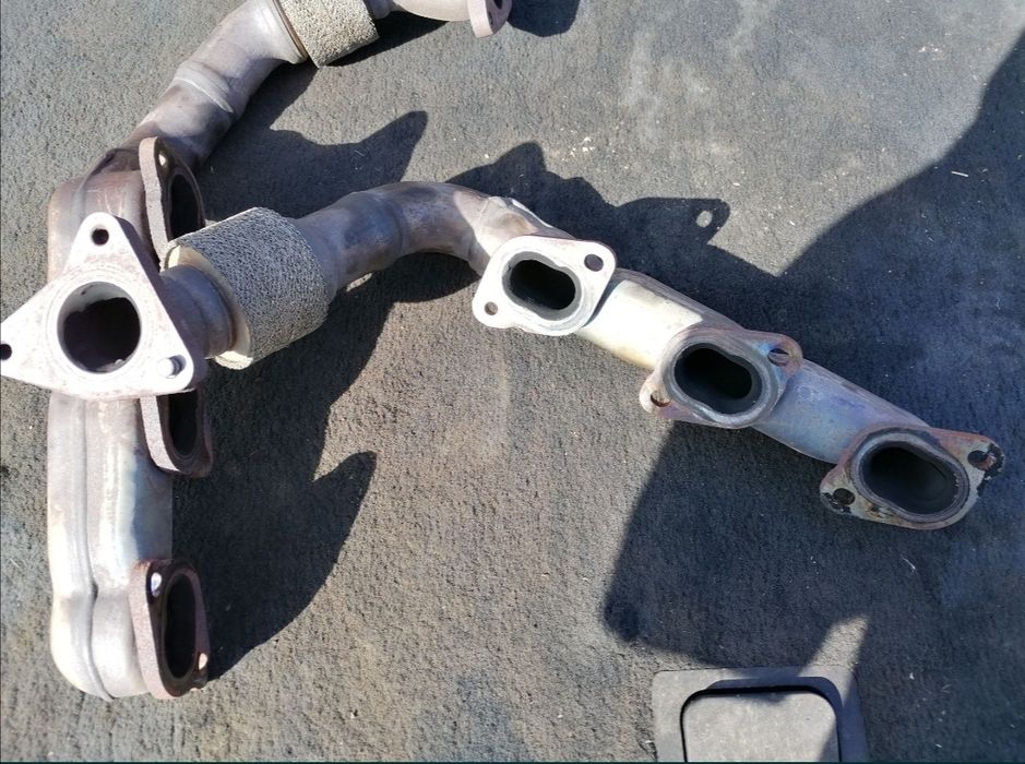 Изпускателен колектор ляв и десен Мерцедес V6 OM642 280CDI 320CDI 350D