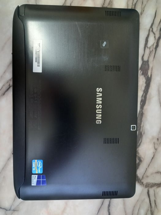 Лаптоп Samsung ATIV Smart PC Pro 11.6 Touch Intel Core i5 3317U 4gb