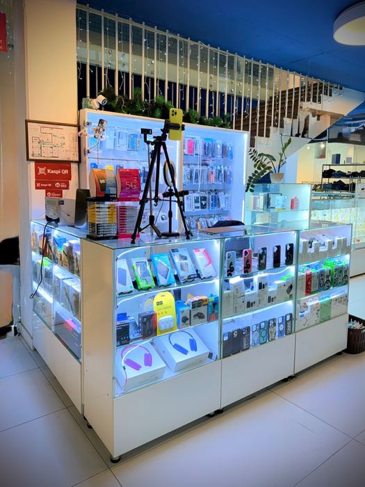 Продается остравок сотовых аксессуаров