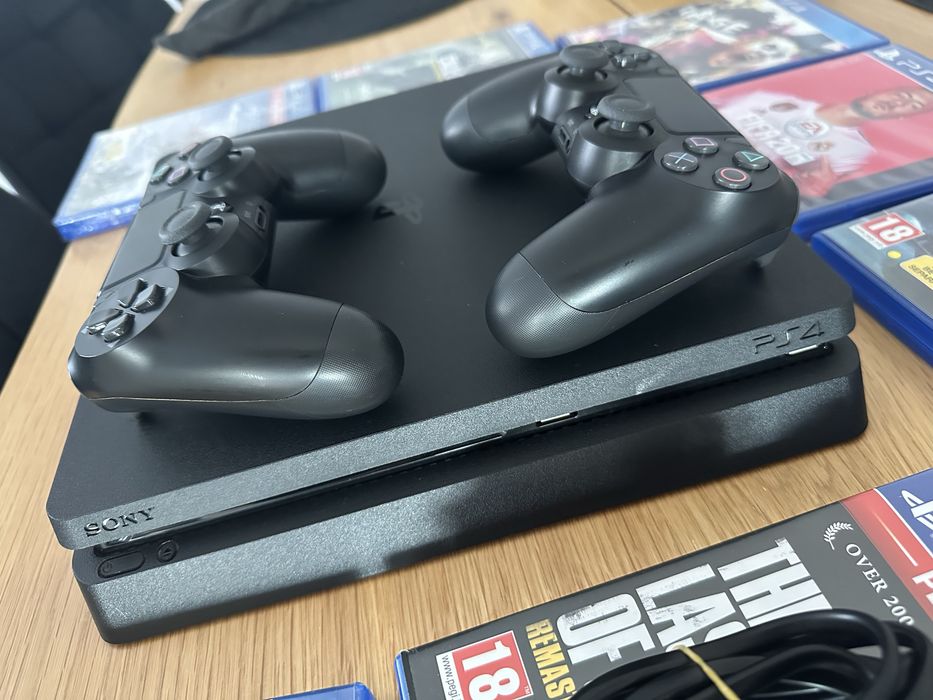 Consolă PlayStation 4 Slim 1TB