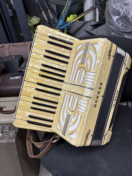 Acordeon Hohner Tango 2B 80 basi potcoava