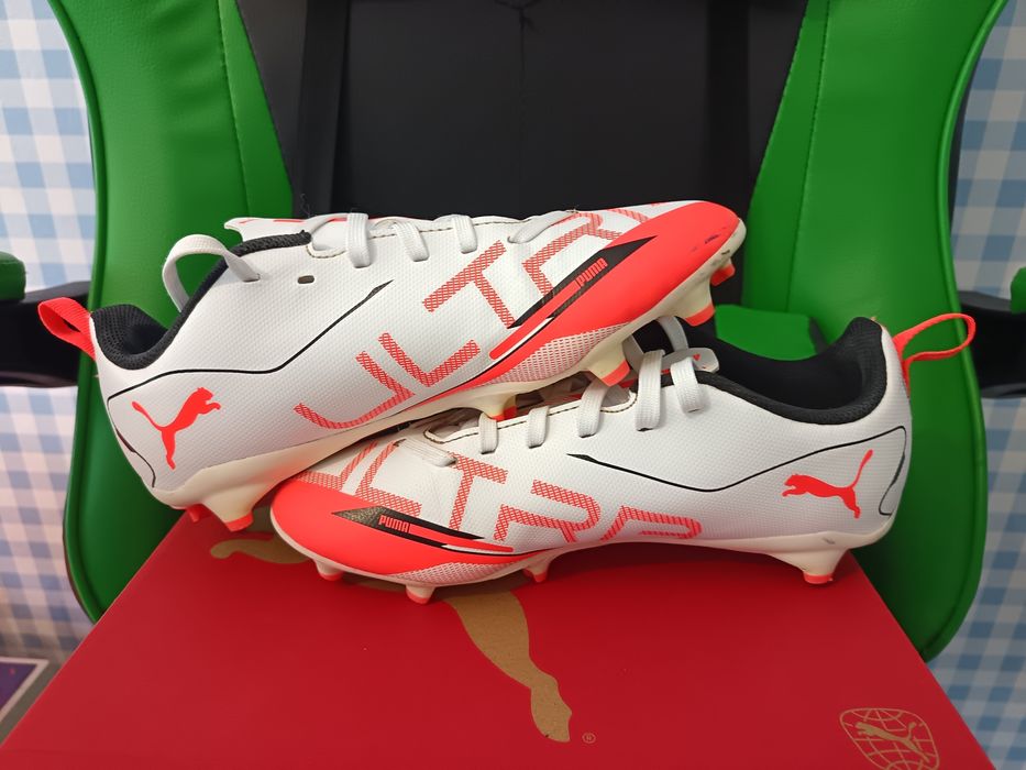 Детски бутонки""Puma Ultra 5 Play".