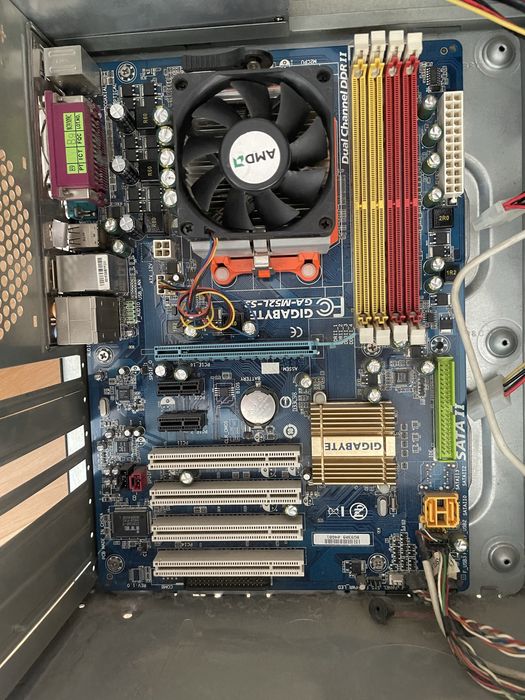 Дънна платка Gygabyte с процесор