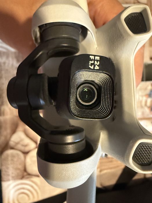 Dron DJI 3  с карта памет 256Гб Like a new