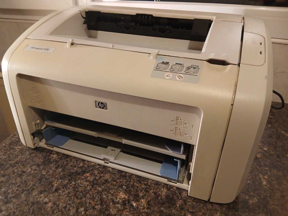 Лазарен принер HP LaserJet 1018 – работещ, понякога с дефект в печата