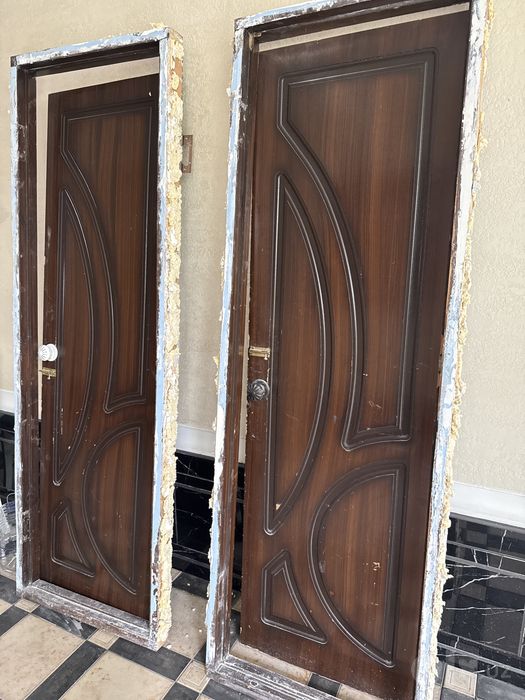 Эшиклар 3 та хар биттаси 300.000 дан