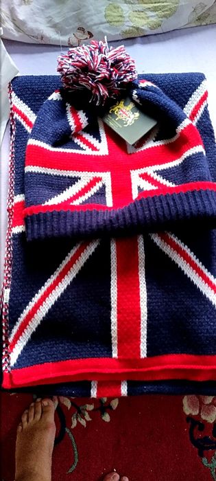Шапка и шал Англия