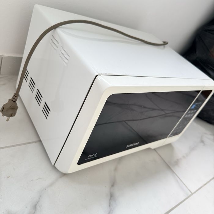Samsung GW73E - pentru piese / reparat - pornește, dar nu încălzește