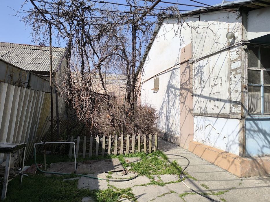 Продаю участок , под слом.