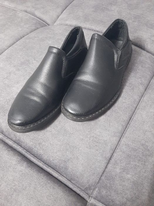 Туфли на мальчика 30р