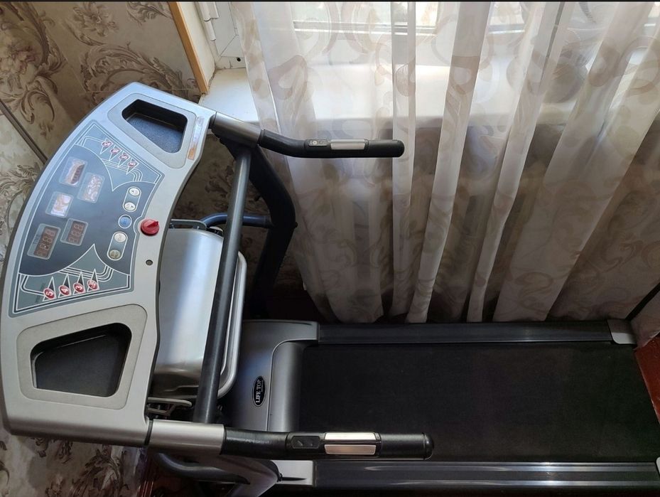 беговая дорожка, с вибратором и гантелями