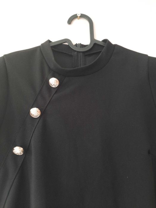 Малка черна рокля