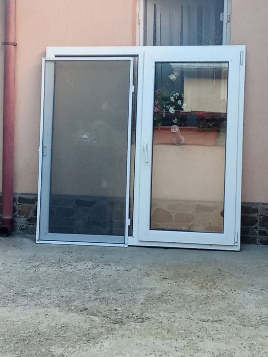 Geam termopan tâmplărie PVC cu plasa și pervaz  ieftin
