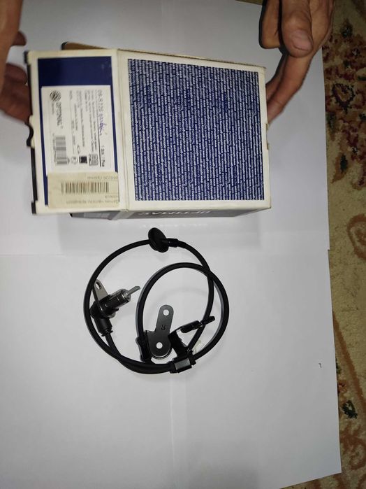 Датчик ABS новый Германия на Мазда 626 с1997г2001 года задний правый