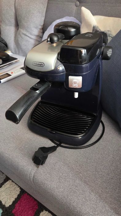 Vand espressor manual DeLonghi