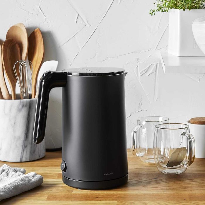 Електрическа кана ZWILLING Enfinigy Cool Touch 1 литър, безжична кана за чай и топла вода - черна