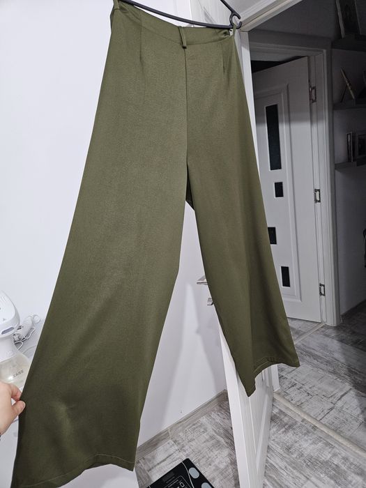 Pantaloni kaki de vara